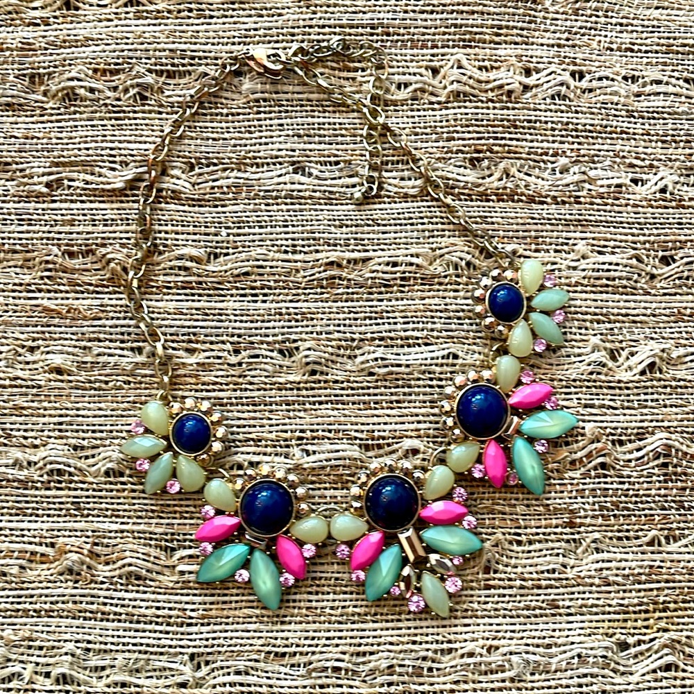New York & Co chunky gold necklace